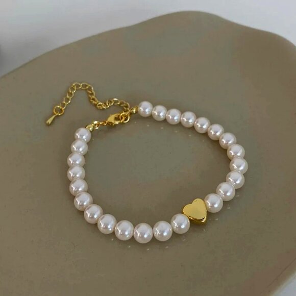 NEW!  Modern Style Heart Shape Freshwater Pearl Bracelet - Picture 1 of 2